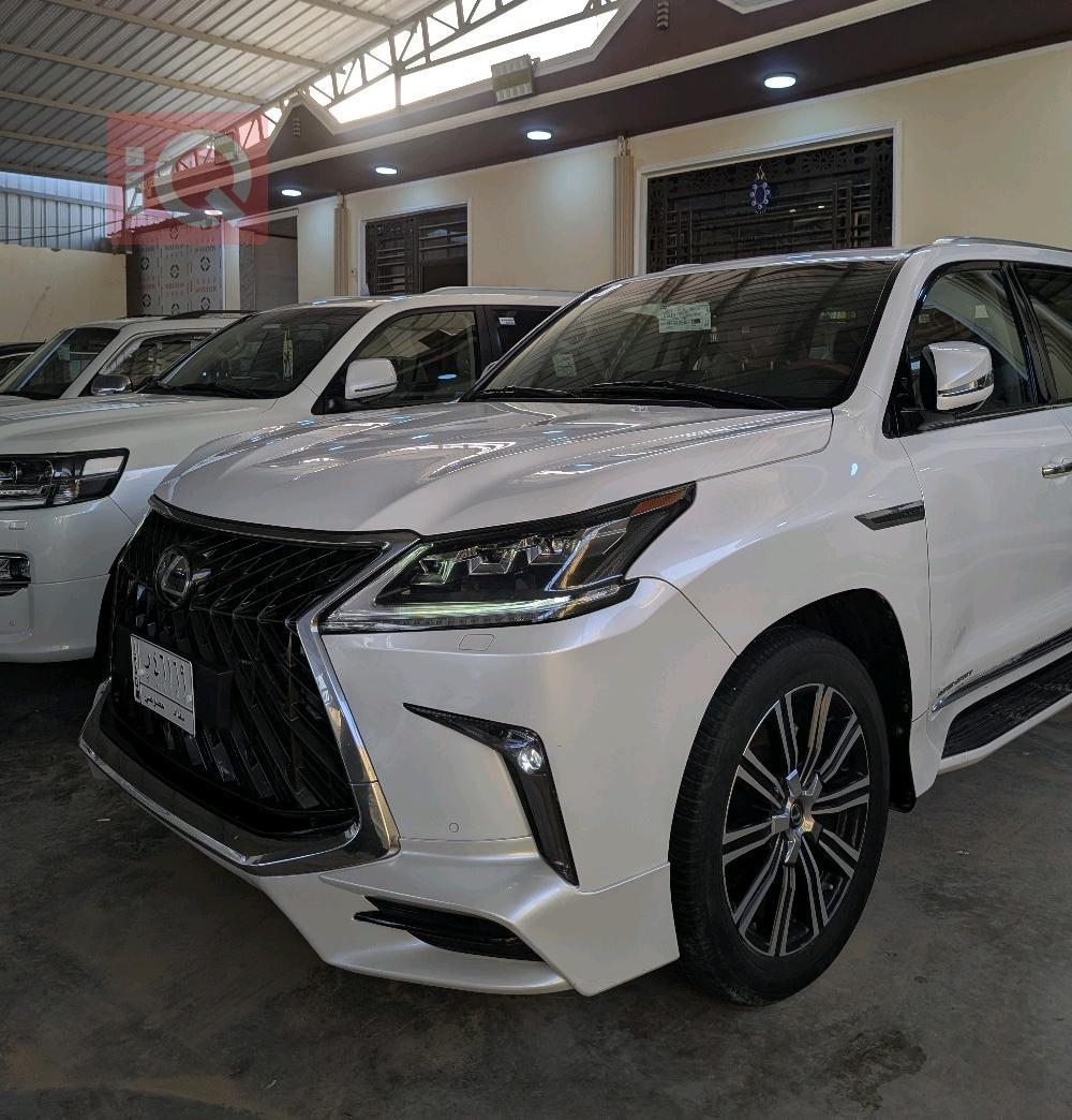 Lexus LX